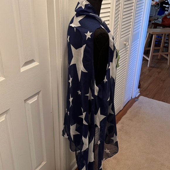 Anna & Ava stars shrug - Picture 2 of 5